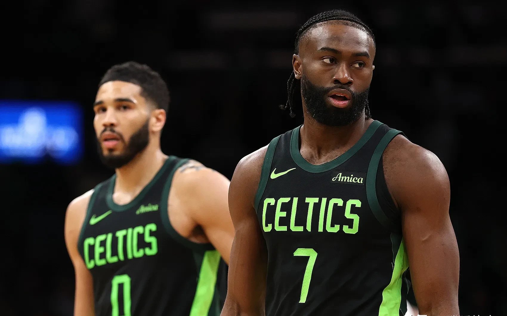 九游体育-东契奇官方宣布出色防守新规，巴黎圣日耳曼引发争议！