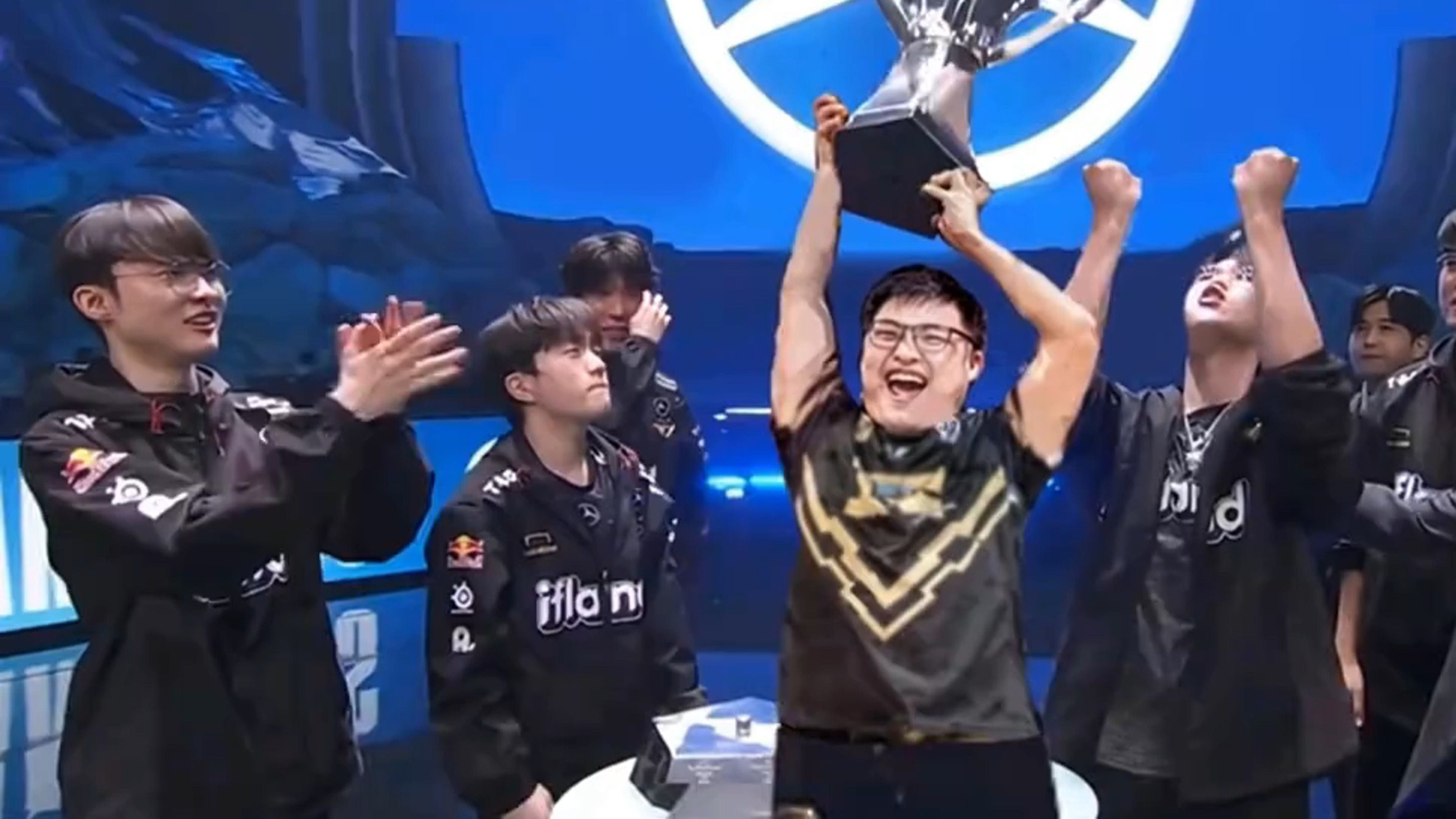 详细阅读:九游体育-包含Uzi焦点对战,萨拉赫与50激战德国队分钟,锐不可当胜负难料!赛场气氛高涨的词条 九游体育-包含Uzi焦点对战,萨拉赫与50激战德国队分钟,锐不可当胜负难料!赛场气氛高涨的词条